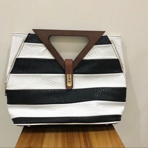 Gorgeous Black and White bag with wooden handles
